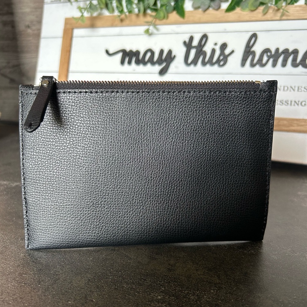 Kate Spade ♠️ - Picture 3 of 3